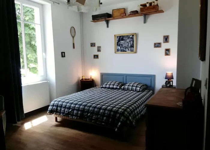 Un Nid Pour La Nuit, D’hôtes Couette-café